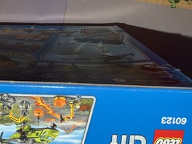 Lego 60123 City Volcano Supply Helicopter 330 pcs - NEW SEALED