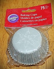 Wilton 75 Count GRAY WHITE SCROLL FLOWER BAKING CUPS Standard Size 415-2623