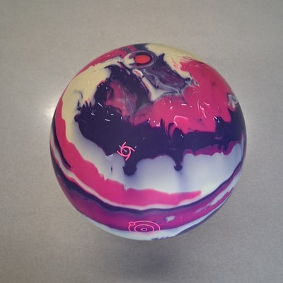Storm Ion Max 1st quality MIDWEIGHT bowling ball 15 LB 12OZ