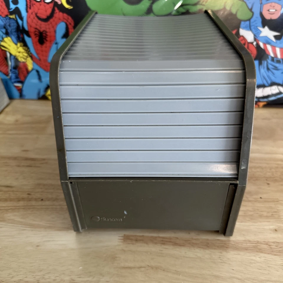 Suncom Docking Bay 10 Nintendo NES Cartucho Almacenamiento Juego Organizador Raro De Colección Foto 2 de 4