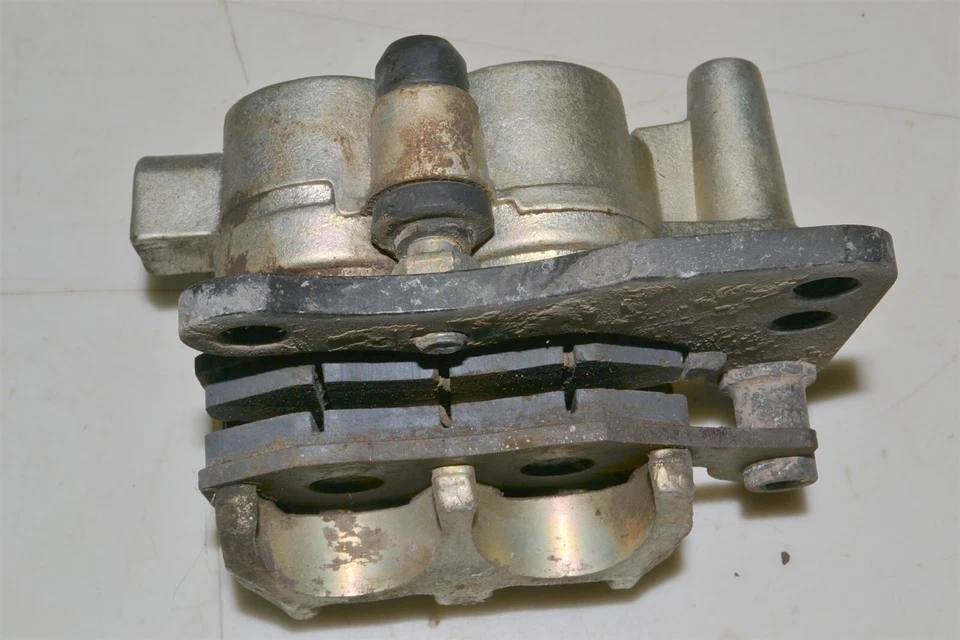 Can-Am Bombardier Rally Rear Brake Caliper A43000179000 2005-2007 — 第 4/4 张图片