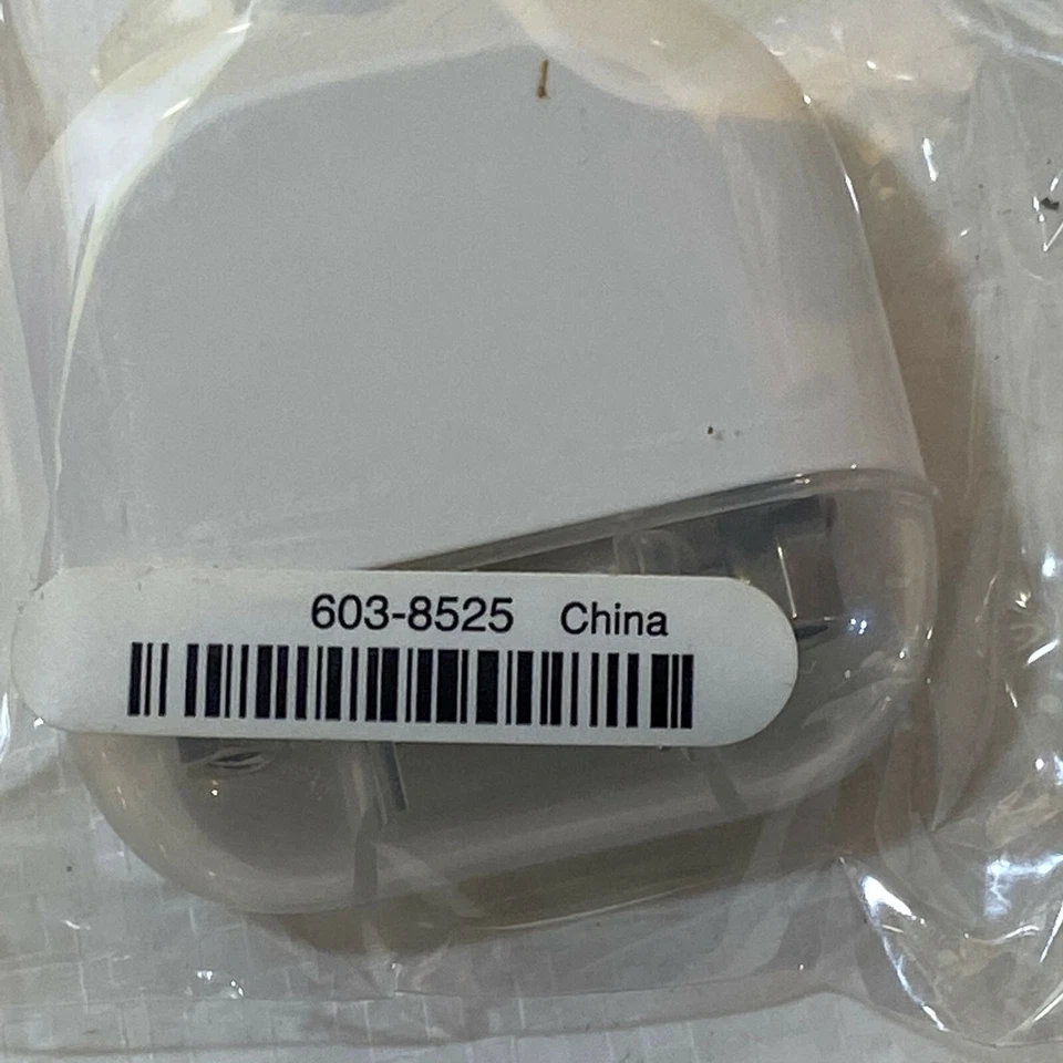 NOS Genuine Apple DVI to VGA Apple Cable, DVI to VGA (Female) 603-8525 OEM - Image 2 of 3