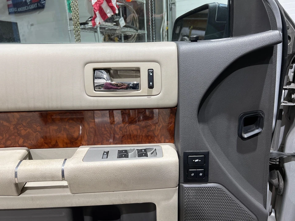 2011 - 2012 Ford Flex Driver LH Left Wood/Stone-PS Front Door Trim Panel Foto 3 de 4