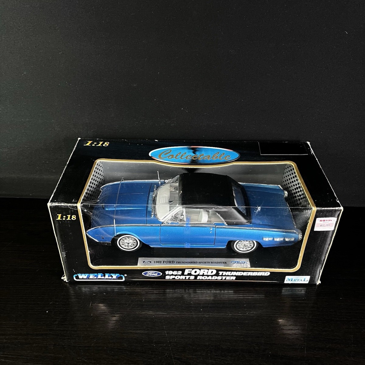 Welly 1/18 Scale Diecast 1962 Ford Thunderbird Sports