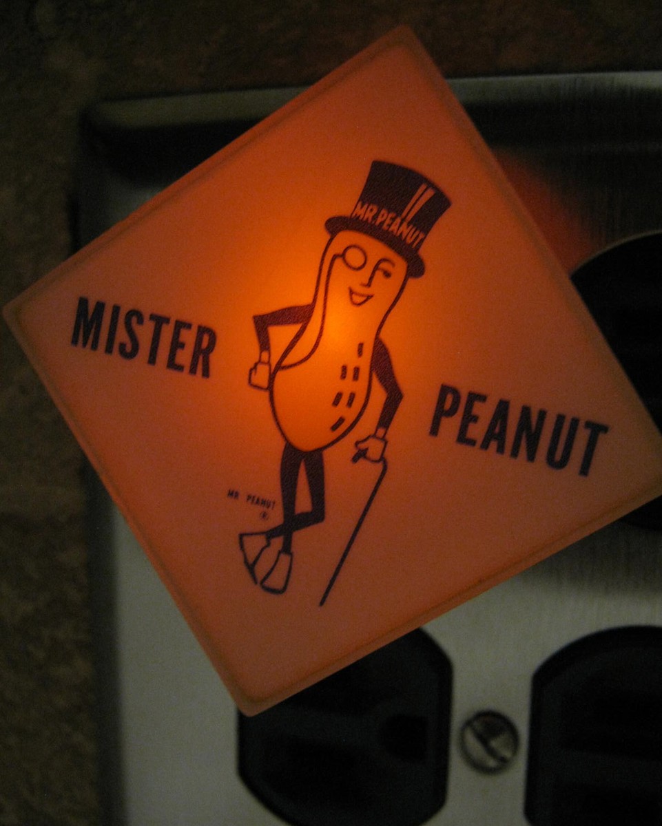Planters Peanuts 1983 Mister Peanut Diamond Shaped Working