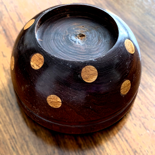 WOOD NUT BOWL Hand Turned Red Gum w/ Blonde Wood Polka Dot Inlays Art Deco Style - Picture 7 of 7