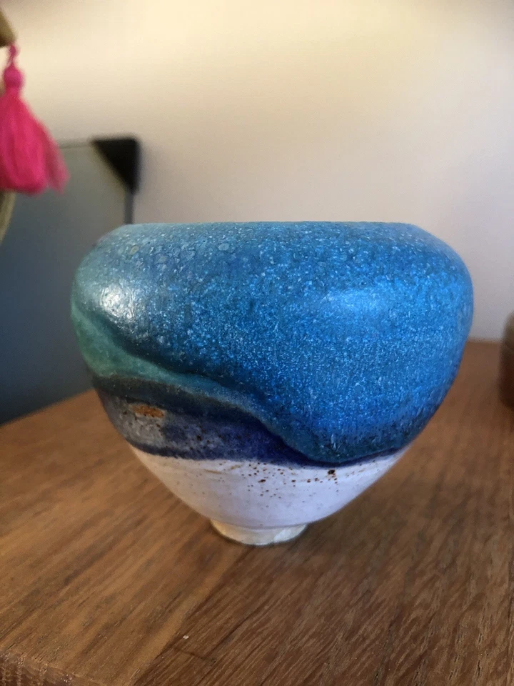 Vintage Studio Pottery Small Vase / Pot  - Signed RW on base - Image 4 of 4