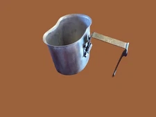 WWII U.S MILITARY CANTEEN CUP DATED 1944 STAMPED S.M CO ORIGINAL