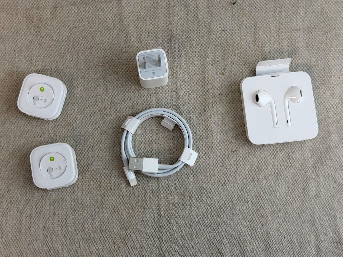Apple EarPods Lightning + OEM Charger Cable & AirPods Pro Ear Tips