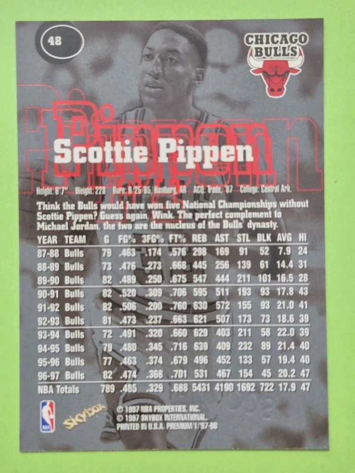 1997-98 Skybox Premium - Scottie Pippen #48 - Image 3 of 4