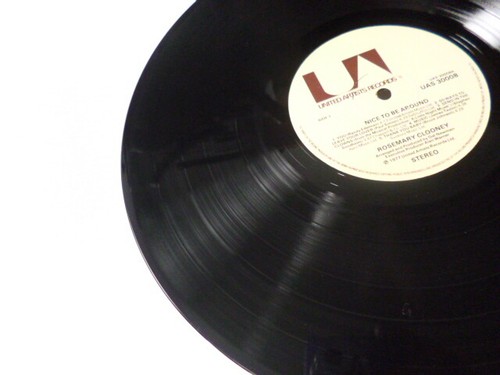 ROSEMARY CLOONEY ~ NICE TO BE AROUND ~ NEAR MINT 1977 UK POP / VOCAL VINYL LP - Picture 8 of 10