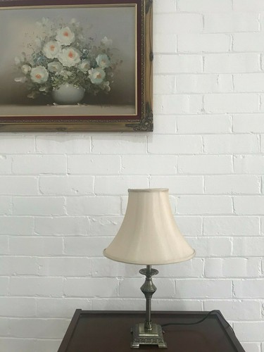 PAIR of Traditional Antique Style Table Bedside LAMPS - Picture 4 of 4