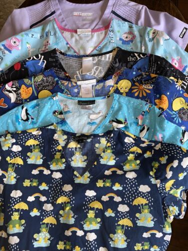Lot Of 6 Womens Scrubs Small Looney Toons, Frogs Ducks Disney Bears Purple Pooh