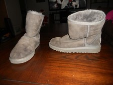 UGG Australia girls boots size 3 winter 5251 suede Short Classic