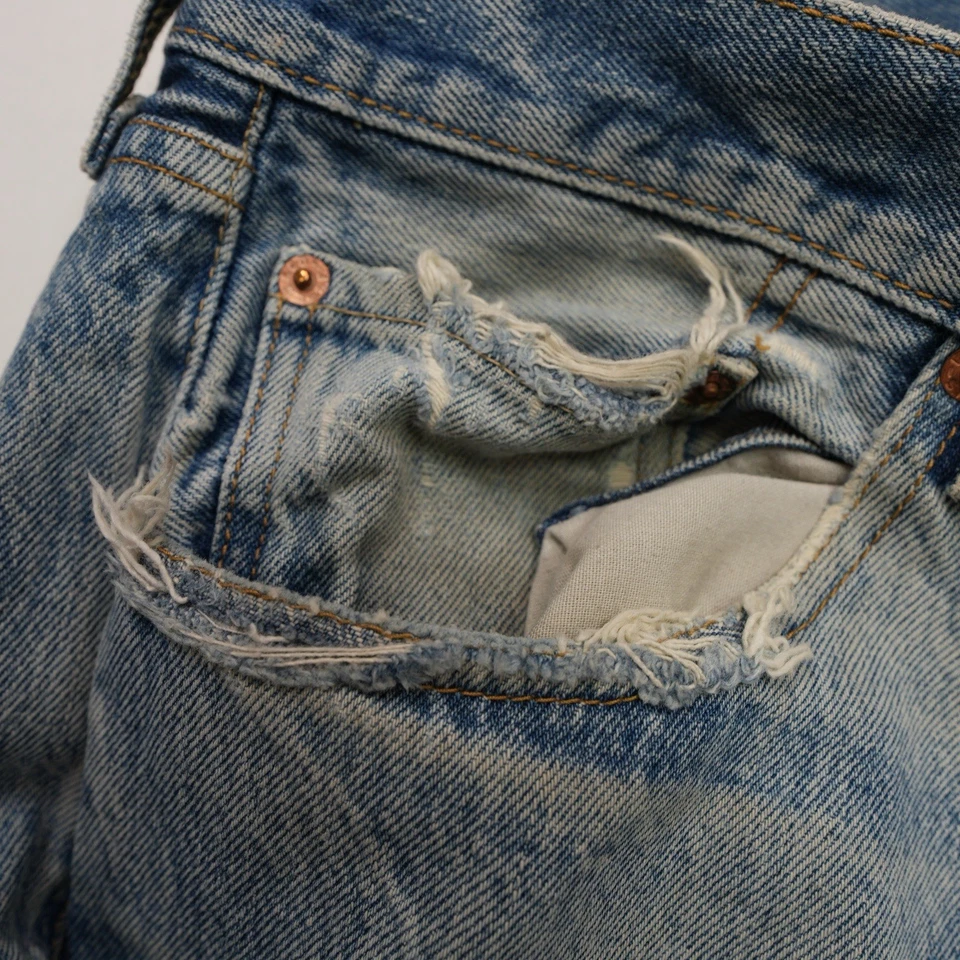 Y2K VTG Levi’s 501 XX Jeans Mens 40X32 (38X29) Blue Denim Light Wash Pants - Image 3 of 4