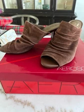 Aerosoles open Road Suede shoes SZ 8 NEW