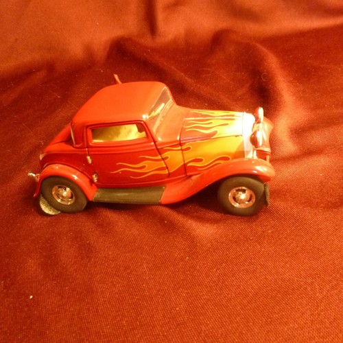 FRANKLIN MINT - 1932 Deuce Coupe Hot Rod w rumble seat, 1:24 Scale Diecast - EUC - Picture 4 of 9