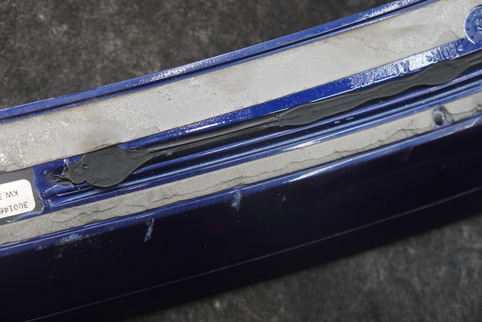 Rear Trunk Lid Lift Tail Gate Spoiler Wing Trim Panel 4ML827950 Lamborghini Urus