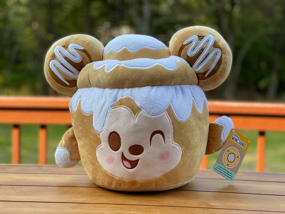 Mickey Mouse Cinnamon Bun Disney Munchlings Scented Plush Baked