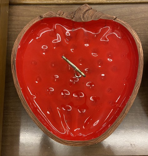 Two Strawberry Serving Platters - Picture 4 of 4