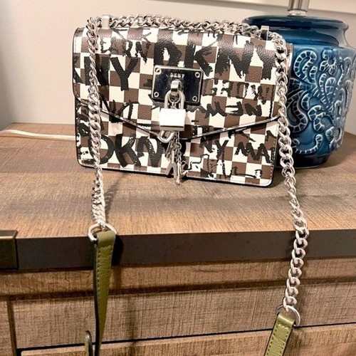NWOT DKNY Check-graffiti Shoulder Bag In Green crossBag - Picture 10 of 13