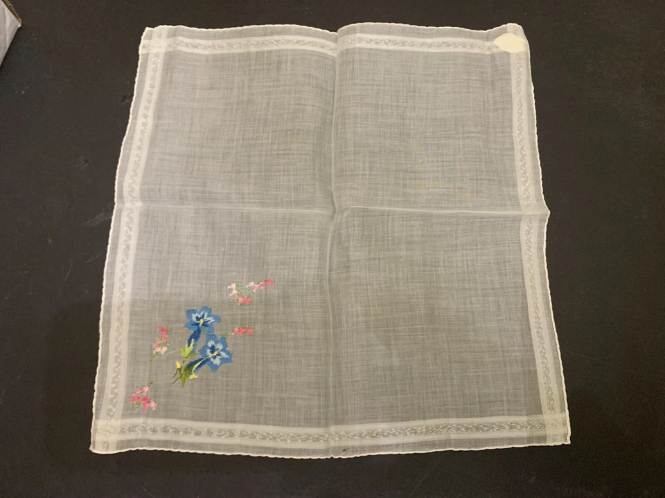 Pañuelo vintage de algodón bordado floral azul para mujer Foto 3 de 3