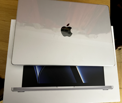 Apple MacBook M2Pro シルバー Apple MacBook Pro, M2 Pro, 16GB RAM