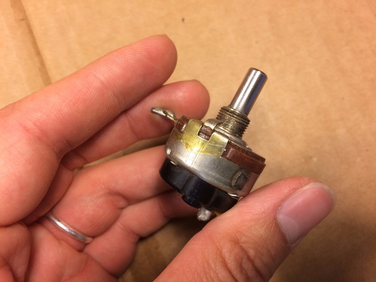 Vintage Allen Bradley 500k ohm Amp Potentiometer 1950s w