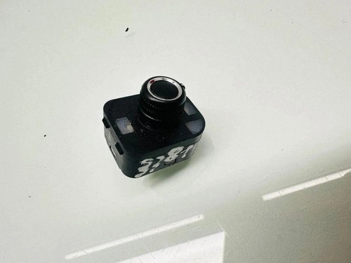 Wing mirror switch