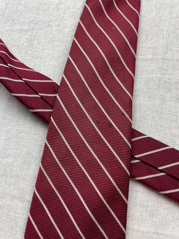 Corbata de Colección Yves Saint Laurent YSL Rojo Blanco Rayas Toda Seda Ajustable Negocios Foto 4 de 4