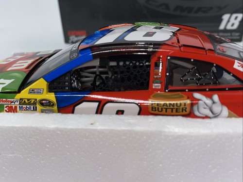 1:24 Action Racing Diecast Car M&M’s Peanut Butter 2014 #18 KYLE BUSCH CR2 - Picture 6 of 18