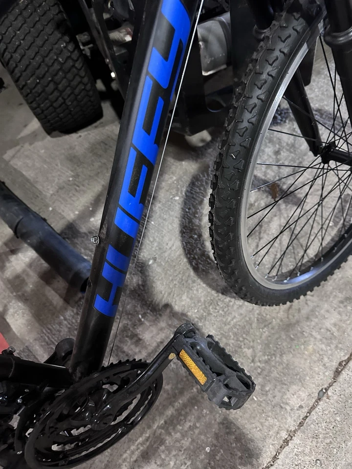 Bicicleta híbrida deportiva Schwinn Vantage F3 negra mediana  Foto 2 de 4