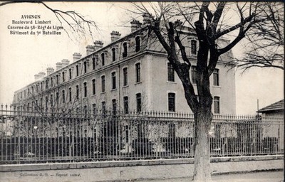 D03122- CPA84 - AVIGNON BOULEVARD LIMBERT CASERNE 58° REGIMENT DE LINE