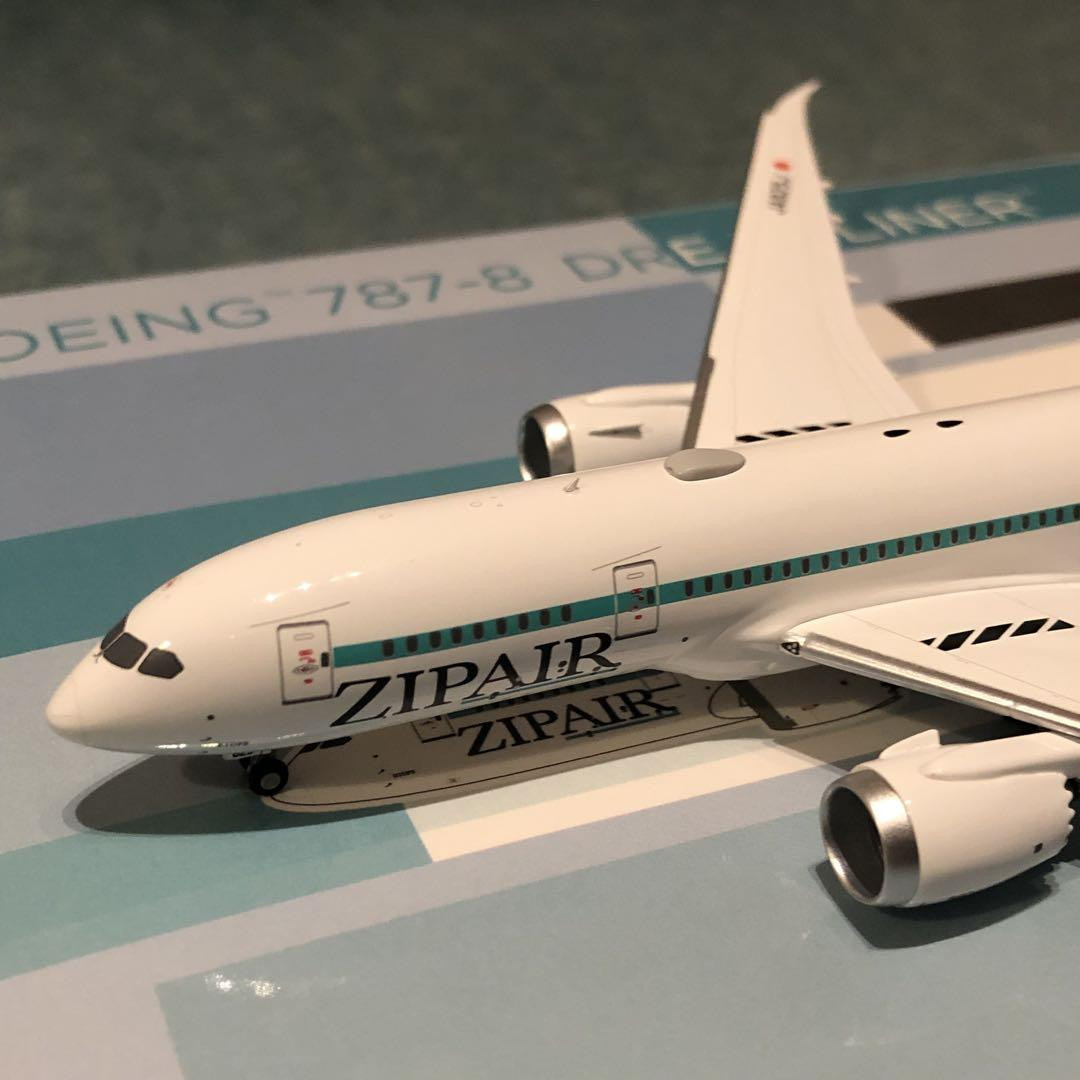 ZIPAIR 787-8 JA825J ジップエア 1:400 NG Zipair Tokyo Boeing 787-8 JA825J NG Model 59021 Scale 1:400