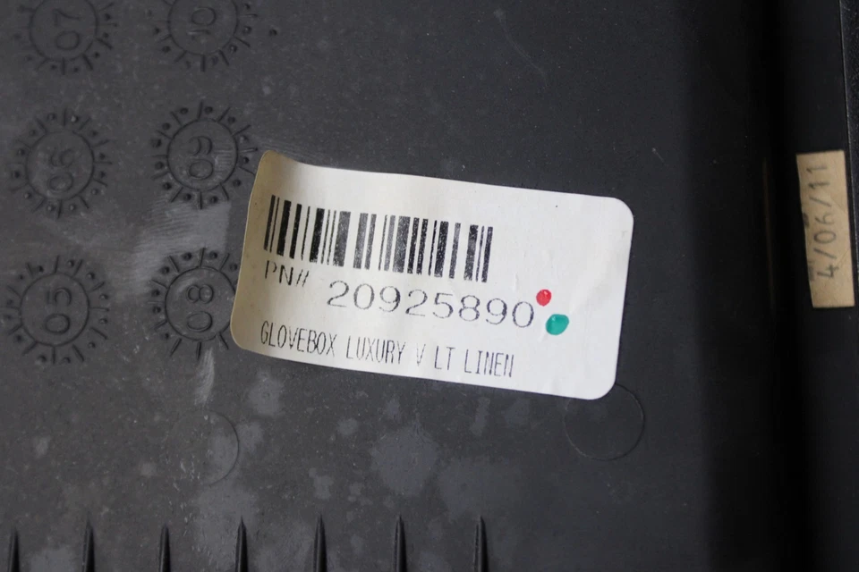 Cadillac Escalade 2008-2014 tablero guantera conjunto de almacenamiento 20925890 OEM gris Foto 4 de 4