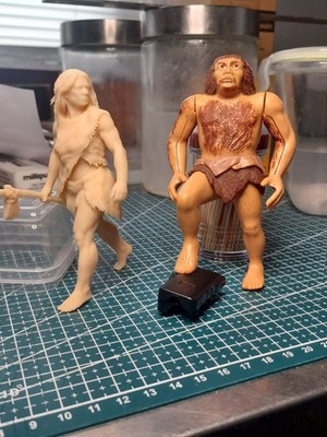 Prehistoric Scene Style 1/13 Scale Resin Kit Unpainted Neanderthal Cavewoman