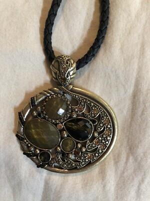 Lia Sophia Bravado Necklace EUC!
