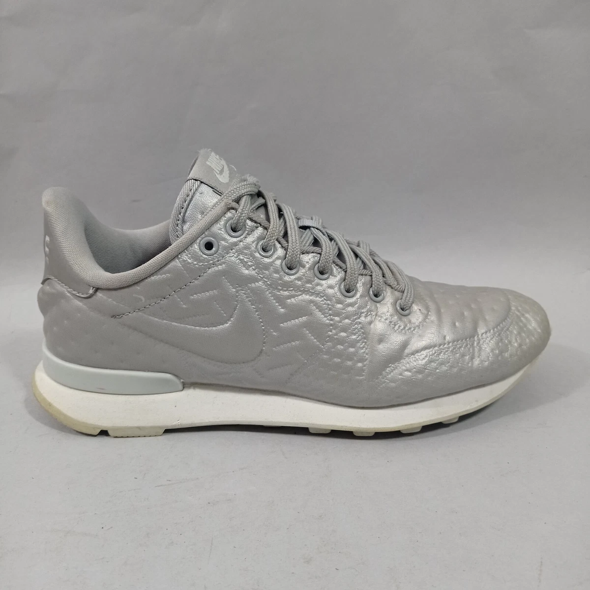 Nike hotsell internationalist 38.5