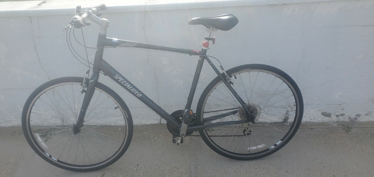 Specialized Sirrus Hybrid 2013 Mens Bicycle. Mint Condition. Size