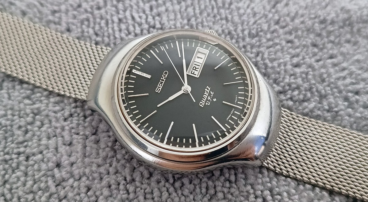 VERY RARE VINTAGE SEIKO V.F.A. QUARTZ 3823-7001 BLACK DIAL JAPAN