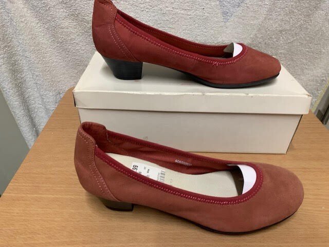 Clarks Corrie Red Pumps Flat Shoes Size UK Wide Fit
