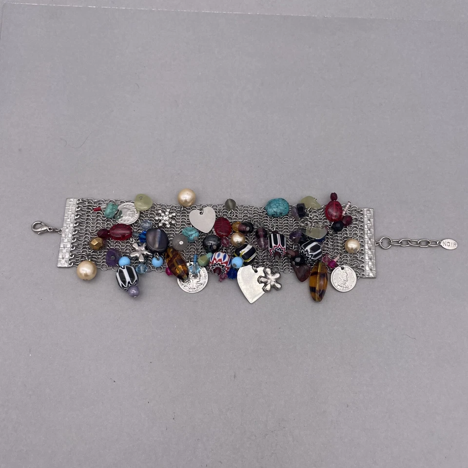 Pulsera Noir Multi Dije Malla Corazón Moneda Perla Estrás Tono Plata  Foto 3 de 4