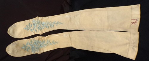 ORIG VICTORIAN 19TH C BLUE FLORAL EMBROIDERY COTTON GOWN DRESS STOCKINGS