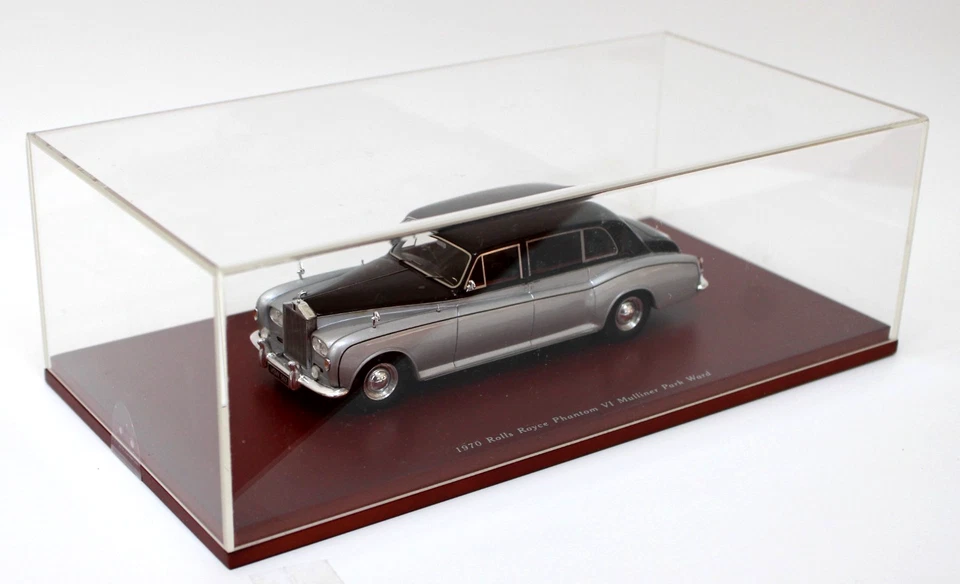Truescale TSM 114315 1970 Rolls Royce Phantom VI Mulliner Park Ward Resin 1:43 - Image 3 of 4