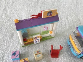LEGO FRIENDS: Heartlake Gift Delivery (41310) Complete, no instructions