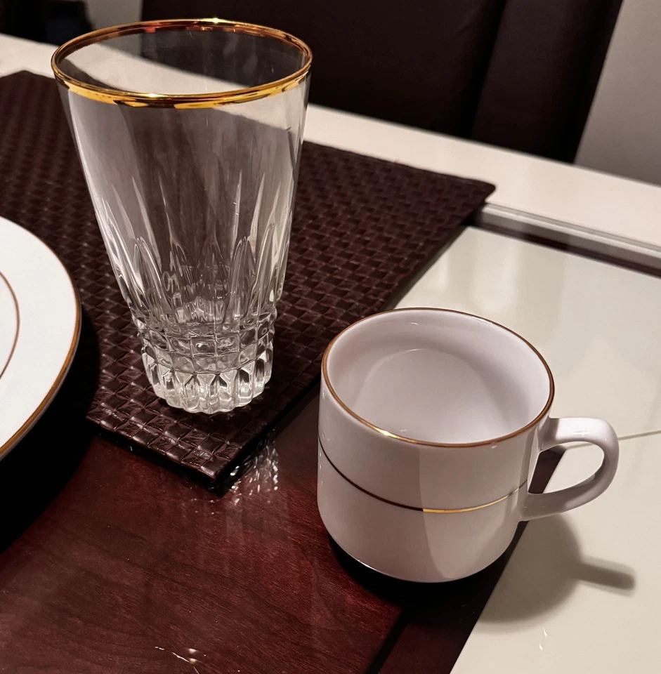 EP Excelente Estado Nuevo Juego de Ropa de Cena Blanco con Borde Dorado Foto 3 de 4