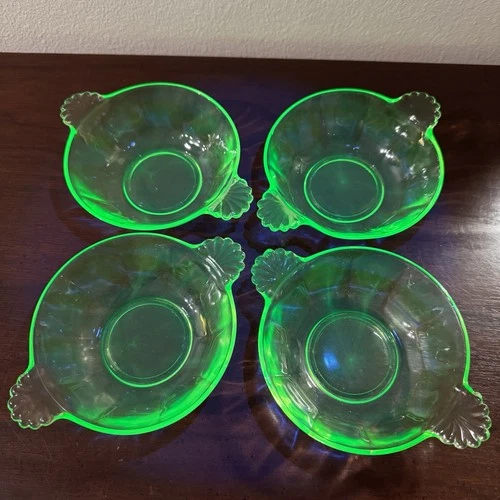Vintage Uranium Glass Anchor Hocking Berry Bowls , Set of 4 AHC105 Shell Handles