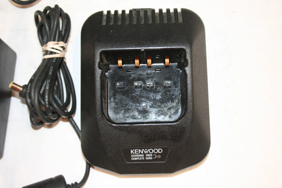KENWOOD KSC-24 RADIO CHRG TK3100 TK3101 TK2100 TK480 TK290 TK390 W/Power Supply - Image 4 of 4