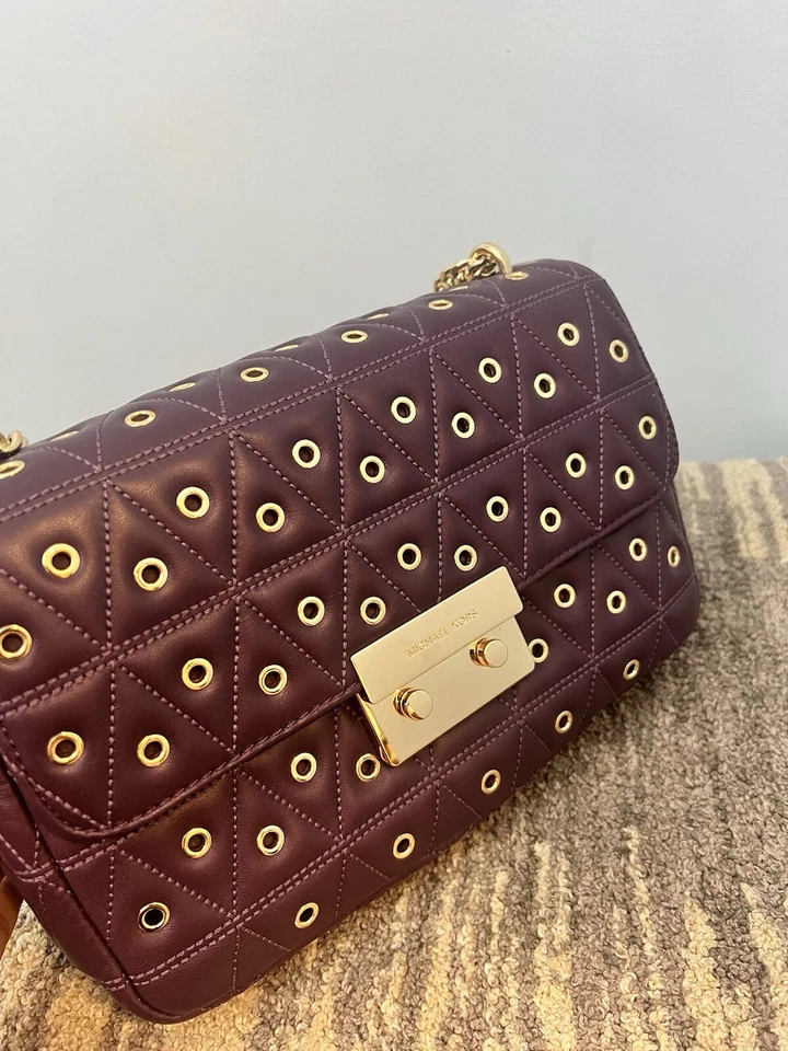 Bolsa de ombro/bolsa tiracolo Michael Kors Sloan Damson acolchoada pele de cordeiro corrente dourada - Imagem 3 de 4