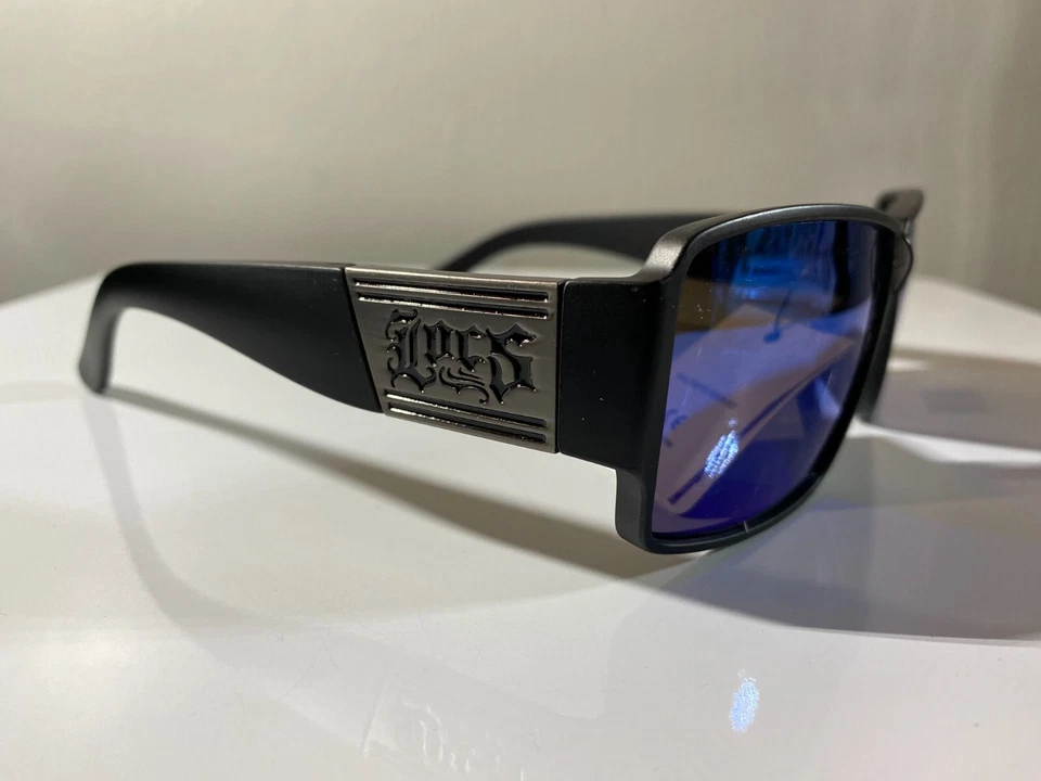 男士太阳眼镜,带黑色镜框和蓝色反光镜片 — 第 2/4 张图片